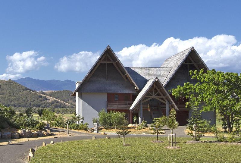 Sheraton New Caledonia Deva Spa & Golf Resort image