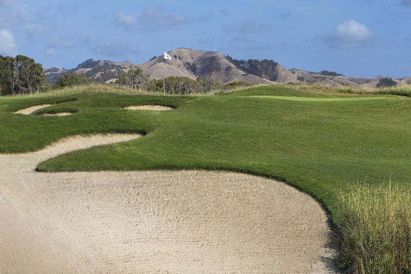 Sheraton New Caledonia Deva Spa & Golf Resort image