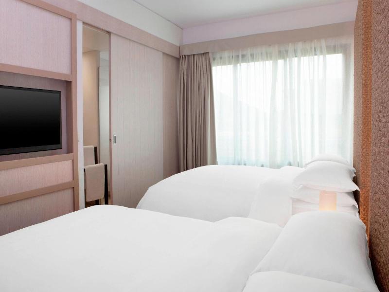 Sheraton New Caledonia Deva Spa & Golf Resort image
