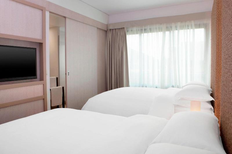 Sheraton New Caledonia Deva Spa & Golf Resort image