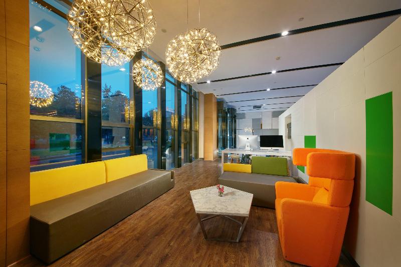 Holiday Inn Express Leshan City Square image