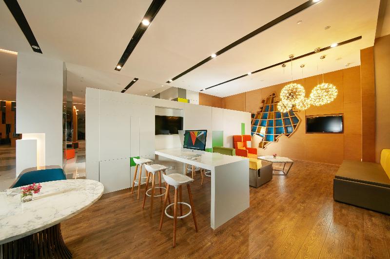 Holiday Inn Express Leshan City Square image