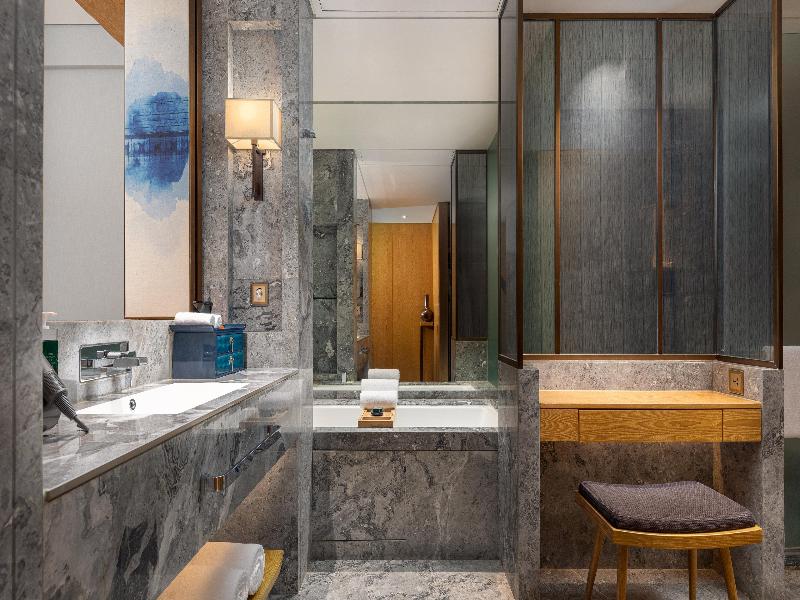 Hotel Indigo Dali Erhai image