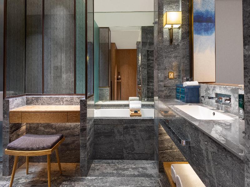 Hotel Indigo Dali Erhai image