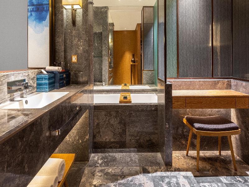 Hotel Indigo Dali Erhai image