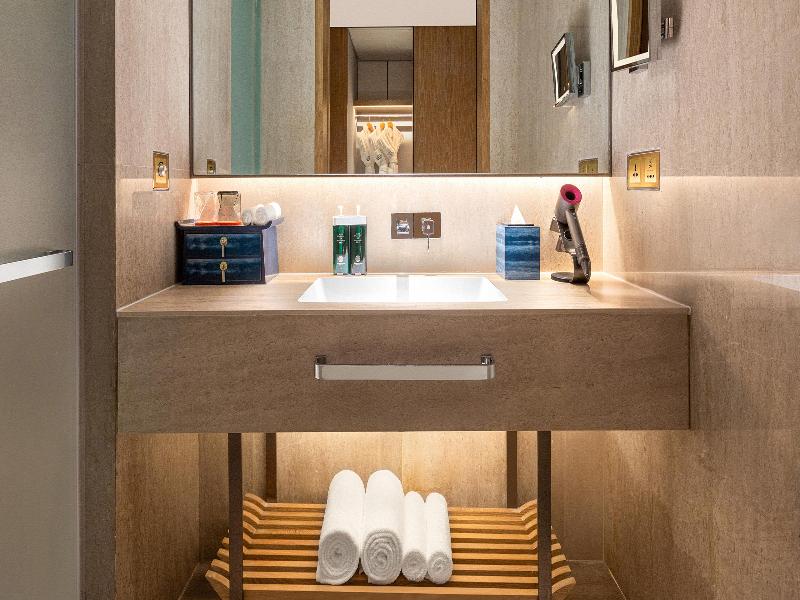 Hotel Indigo Dali Erhai image