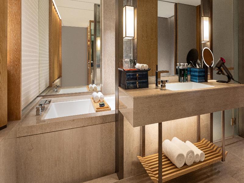 Hotel Indigo Dali Erhai image