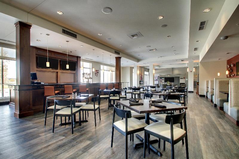 Holiday Inn Hotel and Suites Peoria At Grand Prair image