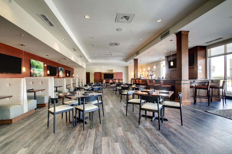 Holiday Inn Hotel and Suites Peoria At Grand Prair image