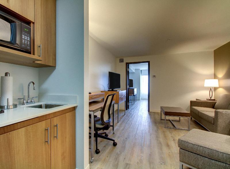 Holiday Inn Hotel and Suites Peoria At Grand Prair image