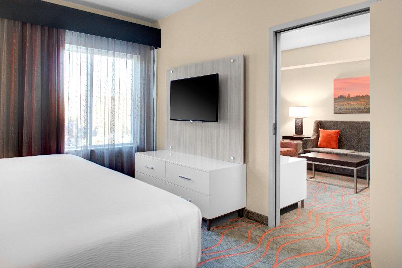 Holiday Inn Windsor - Wine Country photo 24