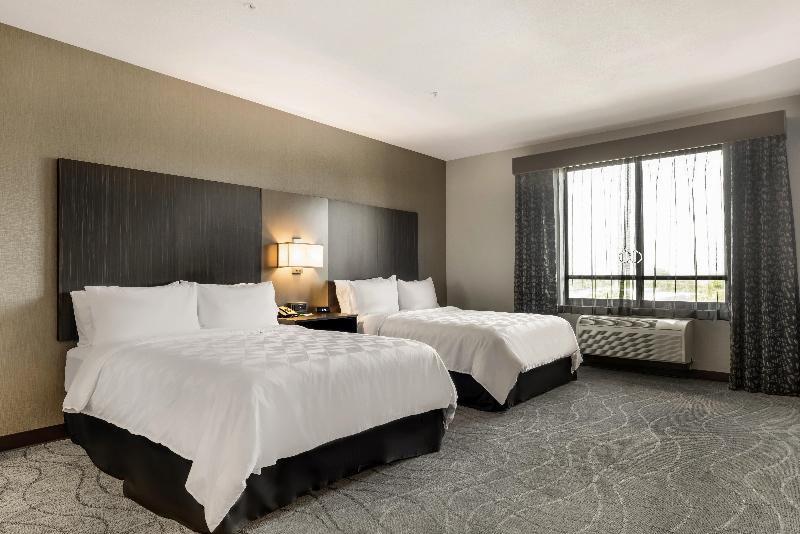 Holiday Inn & Suites Silicon Valley - Milpitas image