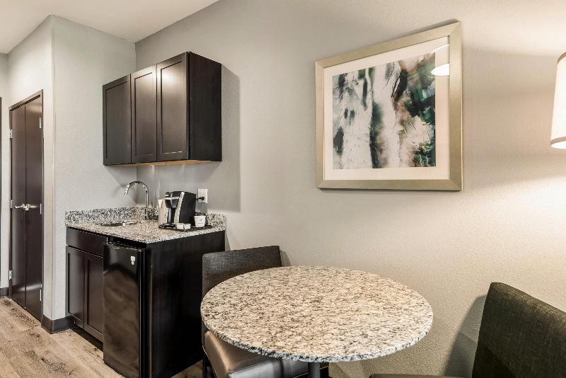 Holiday Inn & Suites Silicon Valley - Milpitas image