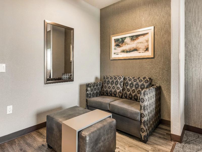 Holiday Inn & Suites Silicon Valley - Milpitas image
