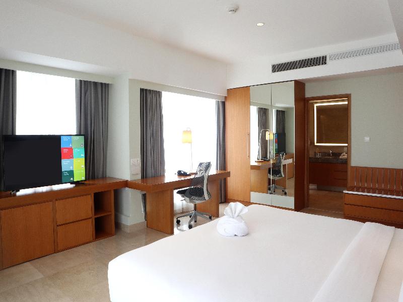 Holiday Inn & Suites Jakarta Gajah Mada image