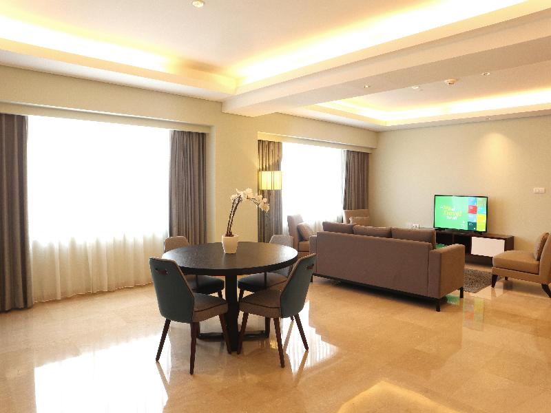 Holiday Inn & Suites Jakarta Gajah Mada image