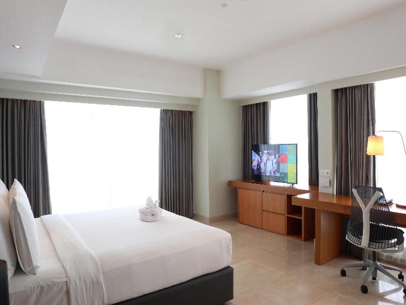 Holiday Inn & Suites Jakarta Gajah Mada image