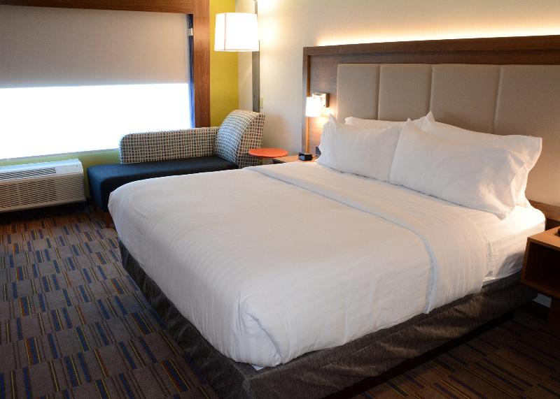 Holiday Inn Express and Suites Pittsburgh - Monroe image