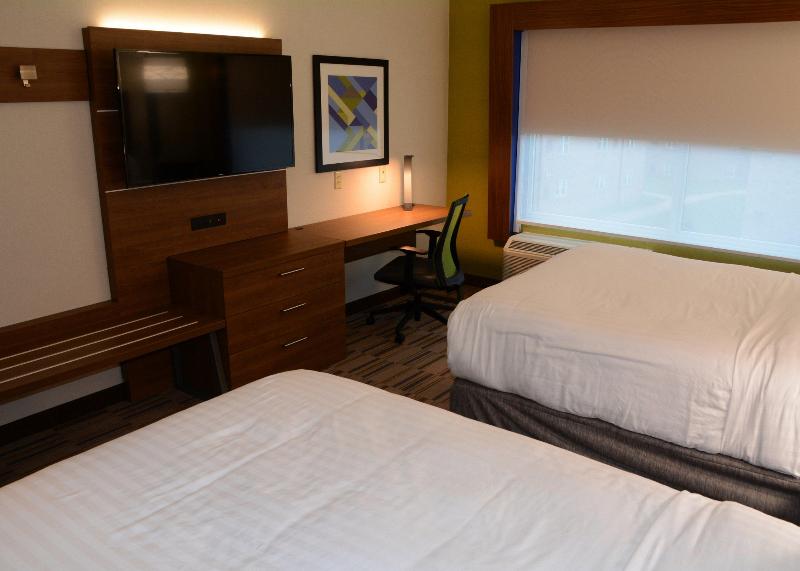 Holiday Inn Express and Suites Pittsburgh - Monroe photo 15