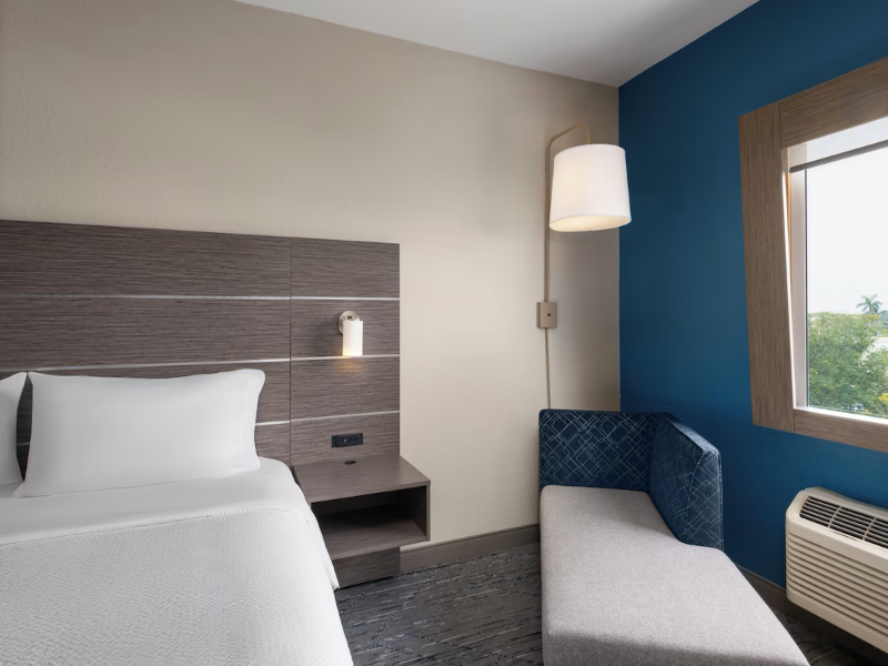 Holiday Inn Express Suites Boynton Beach West IHG image