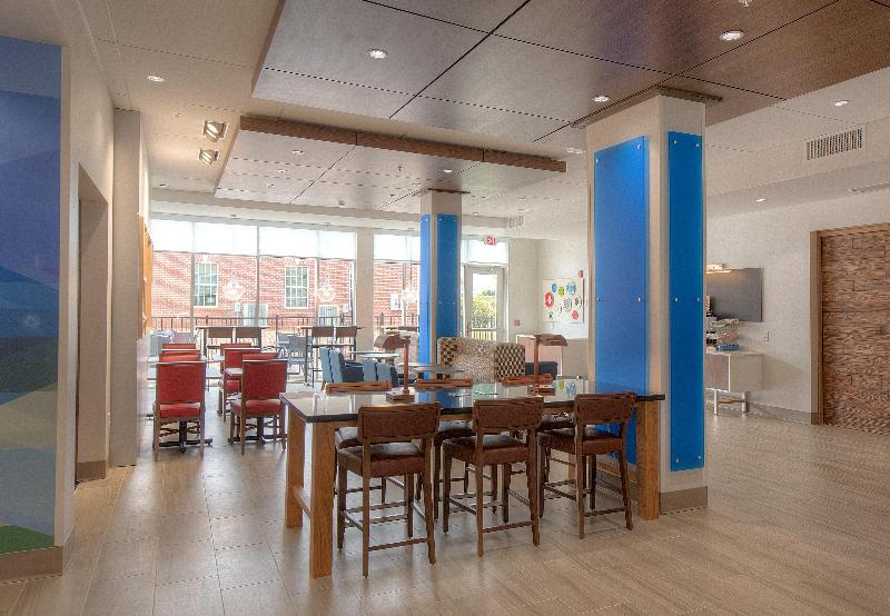 Holiday Inn Express & Suites Fort Mill By IHG image