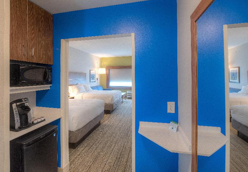 Holiday Inn Express & Suites Fort Mill By IHG image
