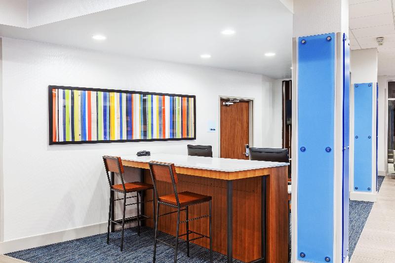 Holiday Inn Express and Suites Coffeyville image