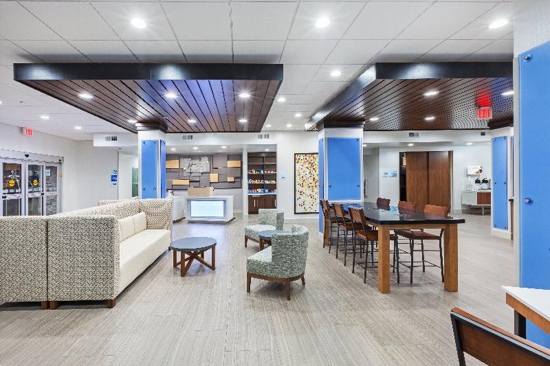Holiday Inn Express and Suites Coffeyville image