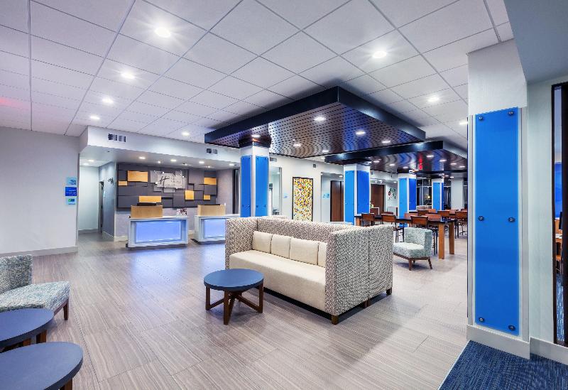 Holiday Inn Express and Suites Coffeyville image