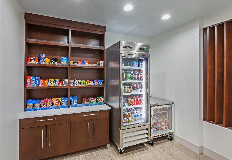 Holiday Inn Express and Suites Coffeyville image