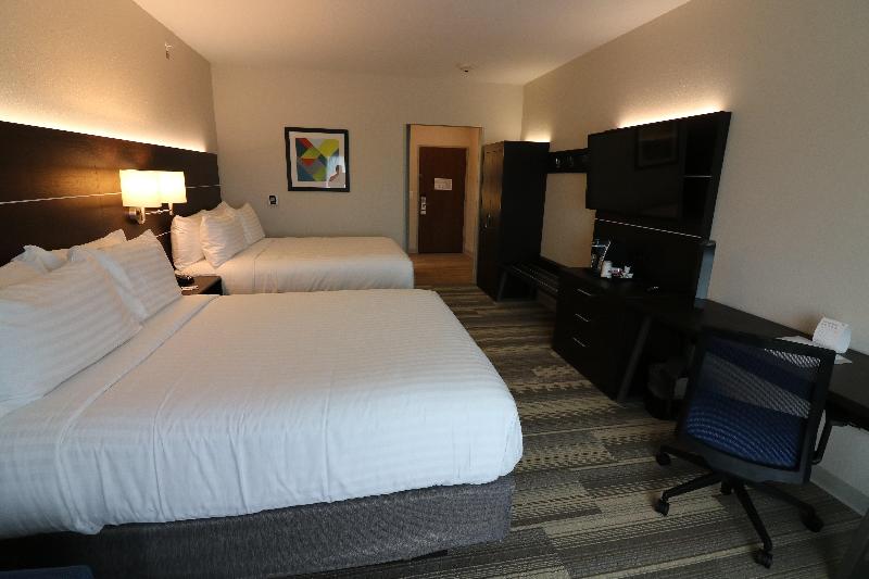 Holiday Inn Express and Suites Coffeyville image