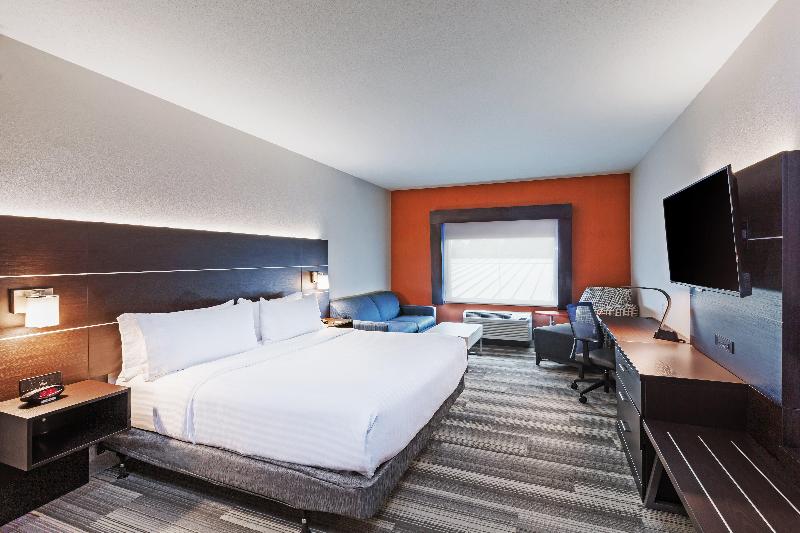 Holiday Inn Express and Suites Coffeyville image