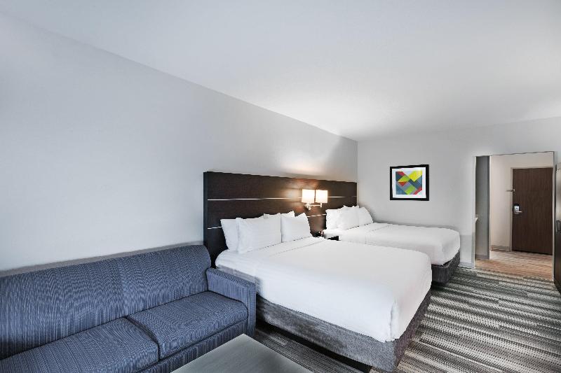 Holiday Inn Express and Suites Coffeyville image
