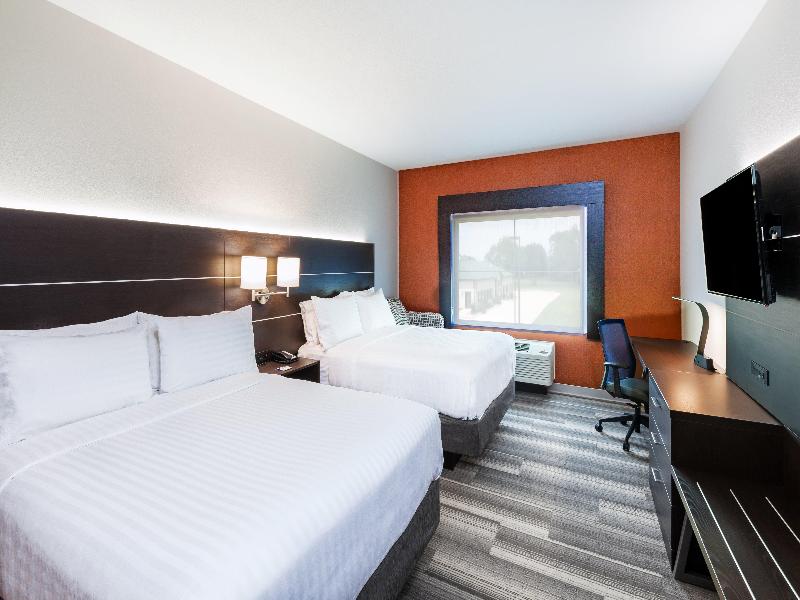 Holiday Inn Express and Suites Coffeyville image