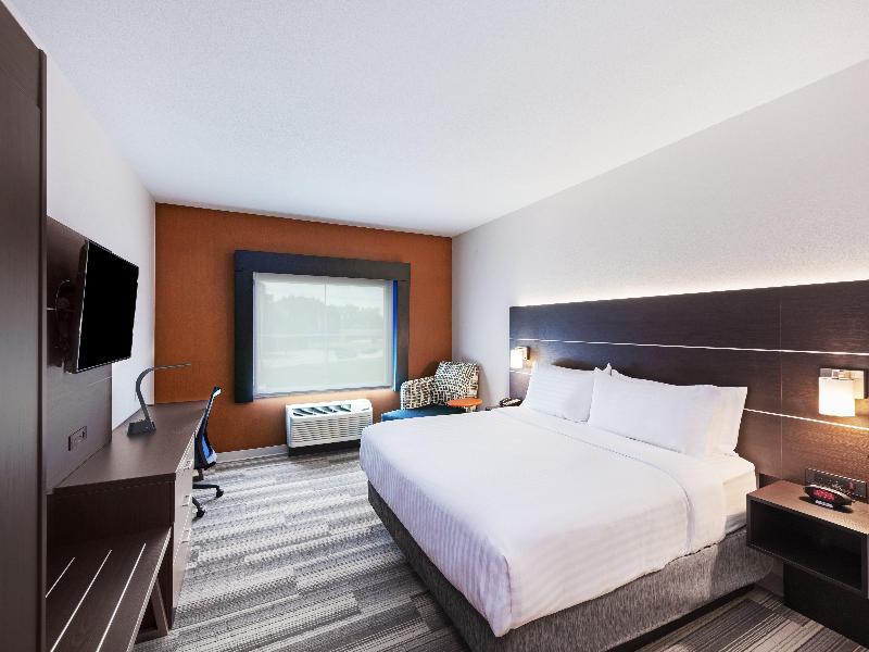 Holiday Inn Express and Suites Coffeyville image