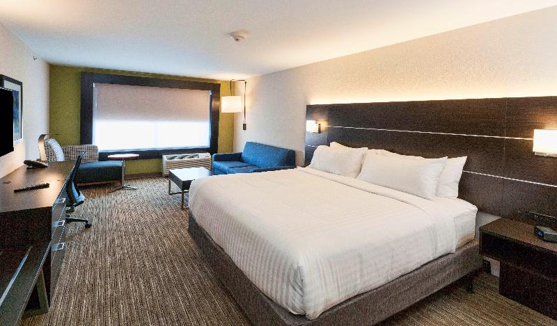Holiday Inn Express and Suites Dodge City West photo 9