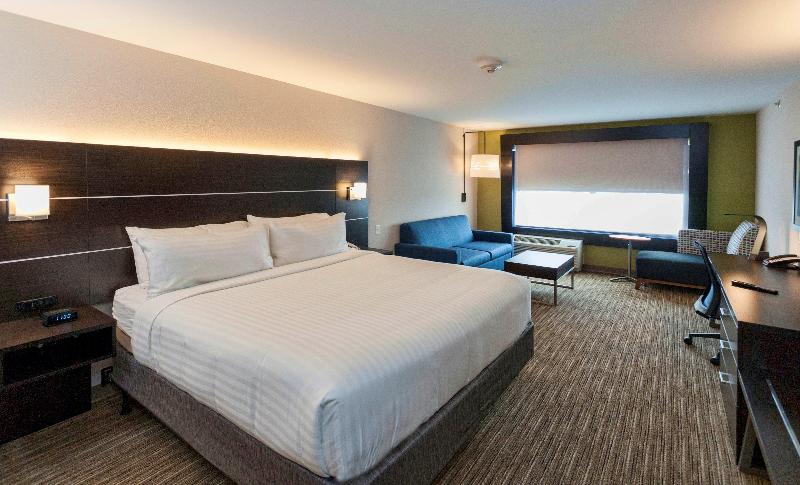 Holiday Inn Express and Suites Dodge City West photo 10