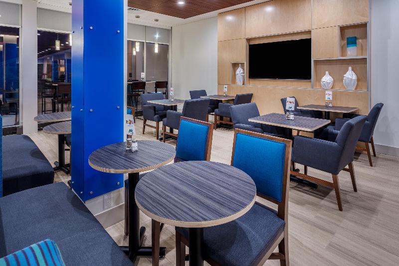 Holiday Inn Express and Suites Rice Lake image