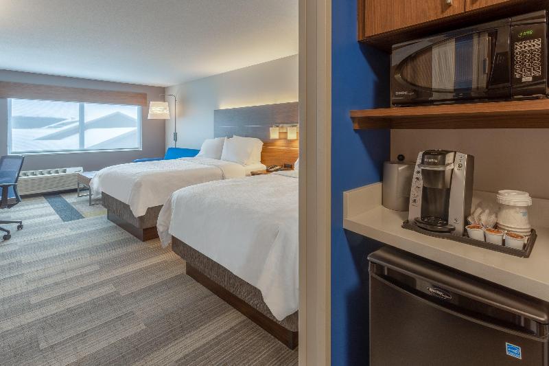 Holiday Inn Express and Suites Rice Lake image