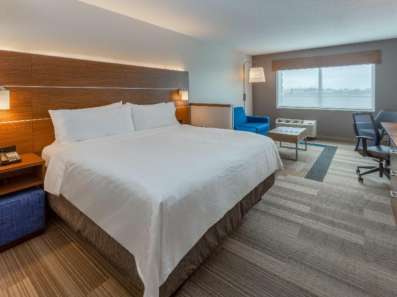 Holiday Inn Express and Suites Rice Lake image