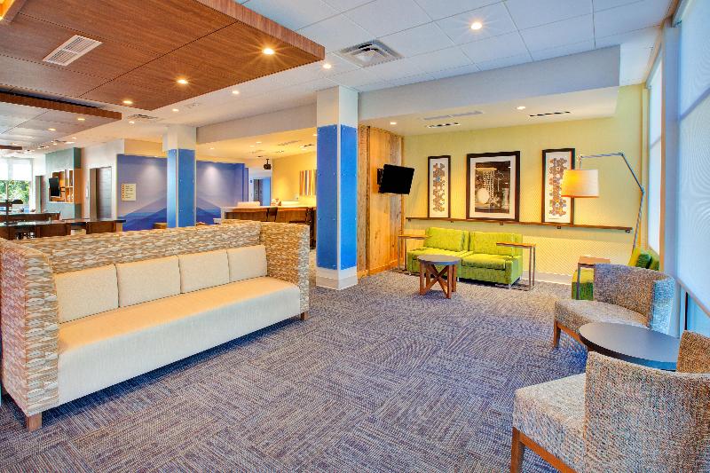 Holiday Inn Express & Suites New Castle By IHG image