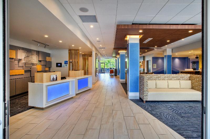 Holiday Inn Express & Suites New Castle By IHG image