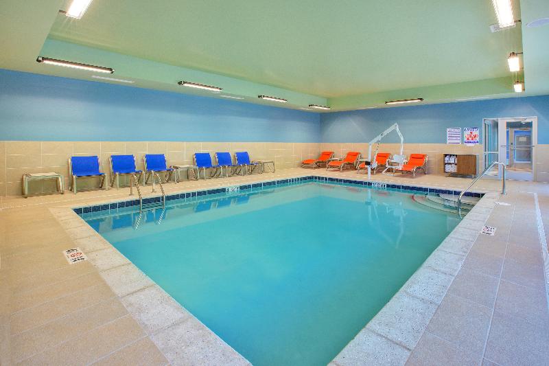 Holiday Inn Express & Suites New Castle By IHG image