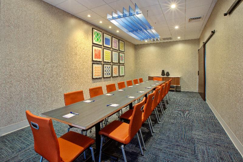 Holiday Inn Express & Suites New Castle By IHG image