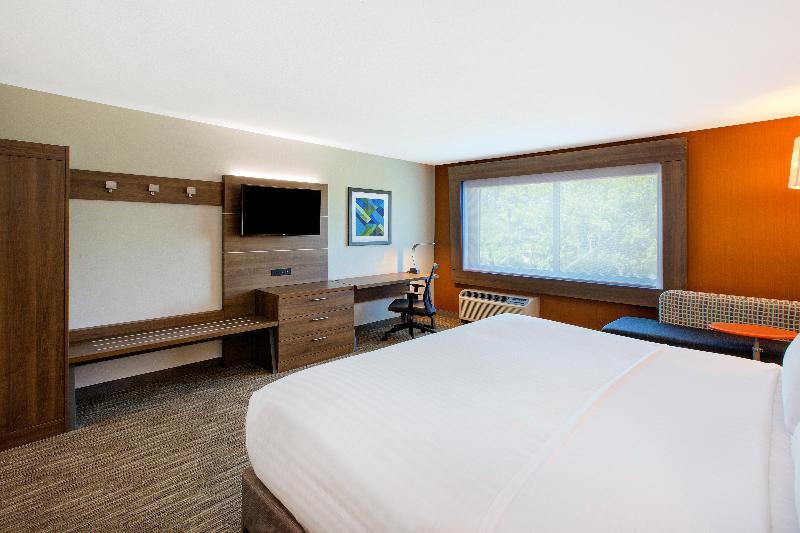 Holiday Inn Express & Suites New Castle By IHG photo 13