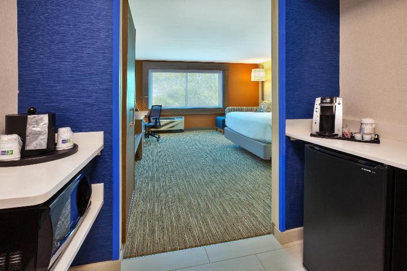 Holiday Inn Express & Suites New Castle By IHG photo 14