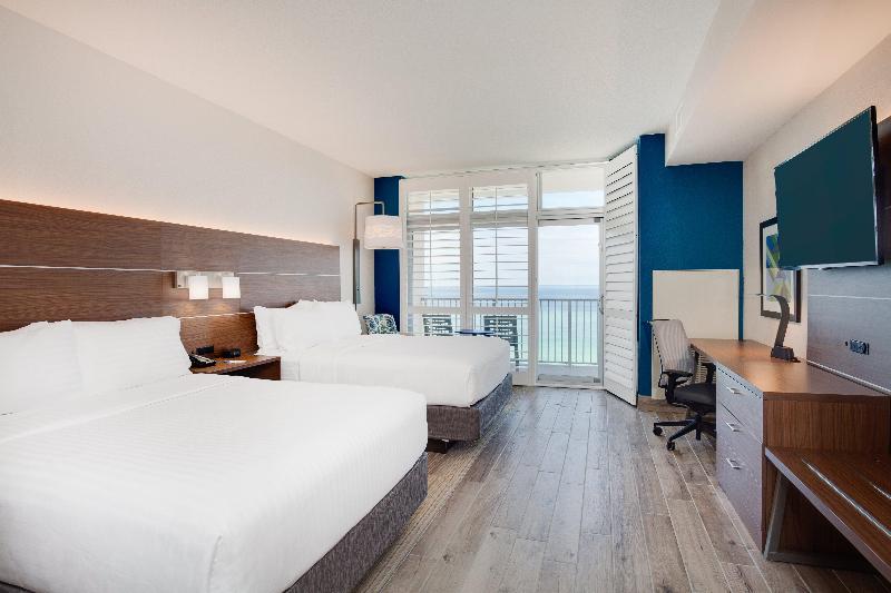 Holiday Inn Express and Suites Panama City Beach -