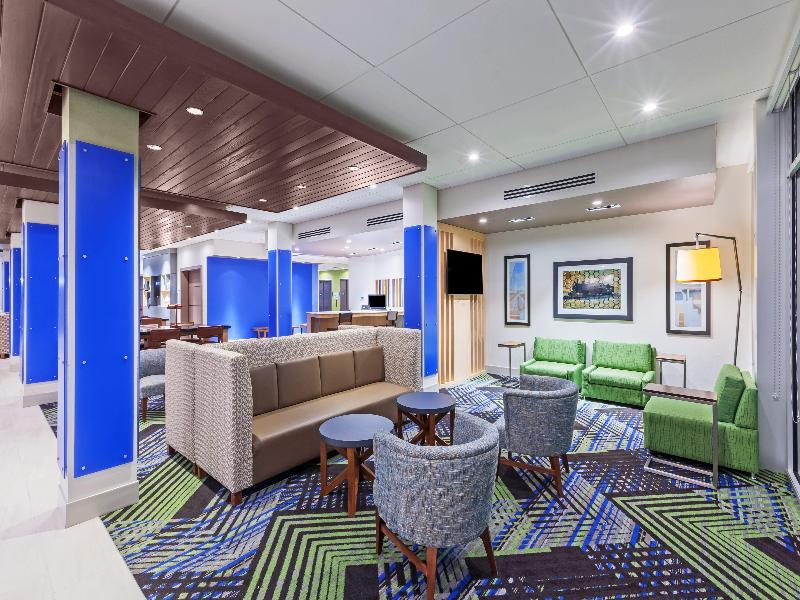Holiday Inn Express and Suites Chanute image