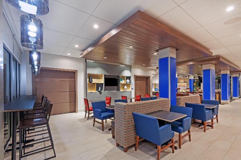 Holiday Inn Express and Suites Chanute image