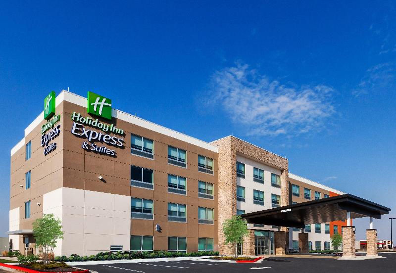 Holiday Inn Express and Suites Chanute image